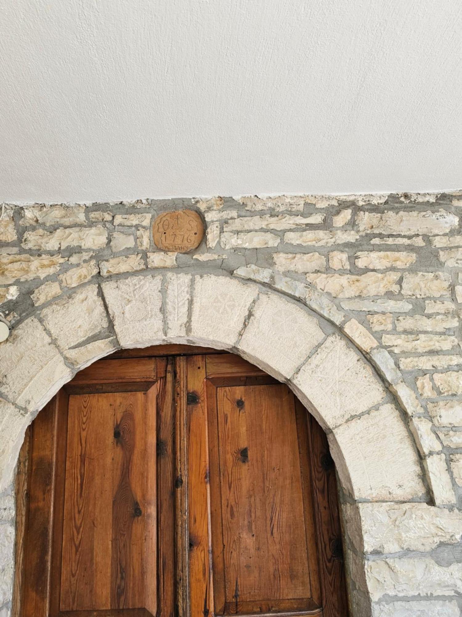 Traditional House Shapllo Gjirokastër Exteriör bild